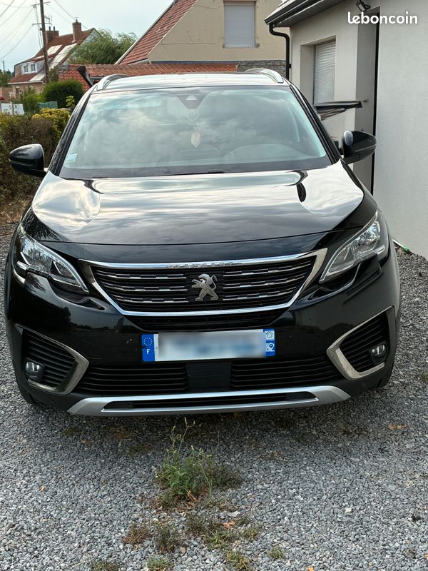 Peugeot 5008 (image 1)