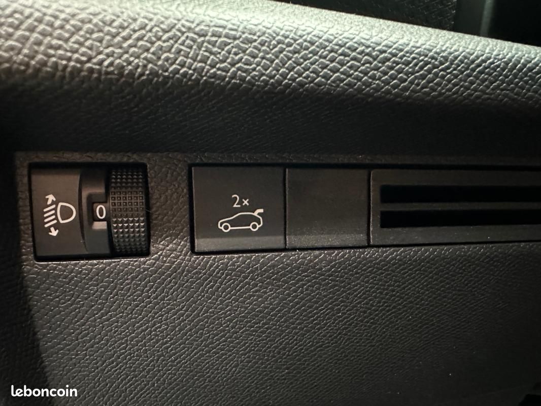 Citroën c4 x Hybride 136 e-DCS6 Max (image 10)