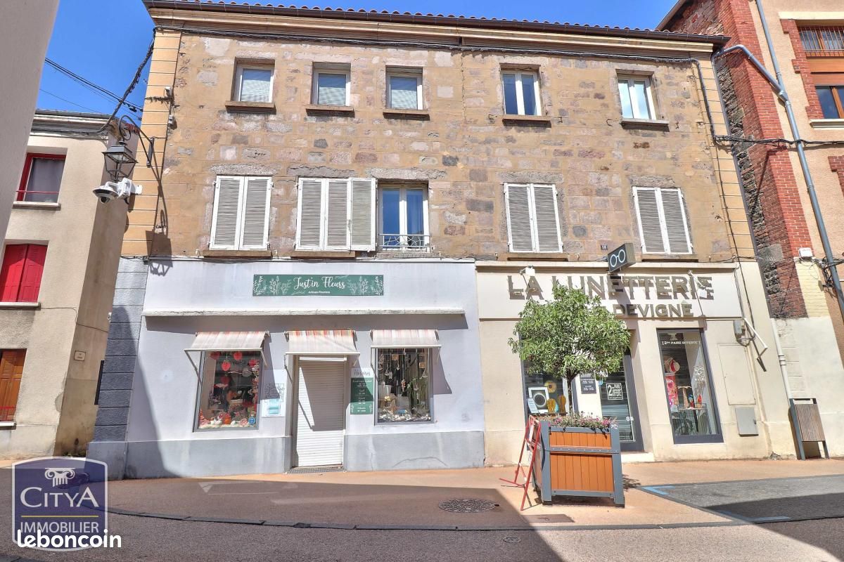 Immeuble 376 m² · à Saint-Just-Saint-Rambert · 376 m² · 490 000 €