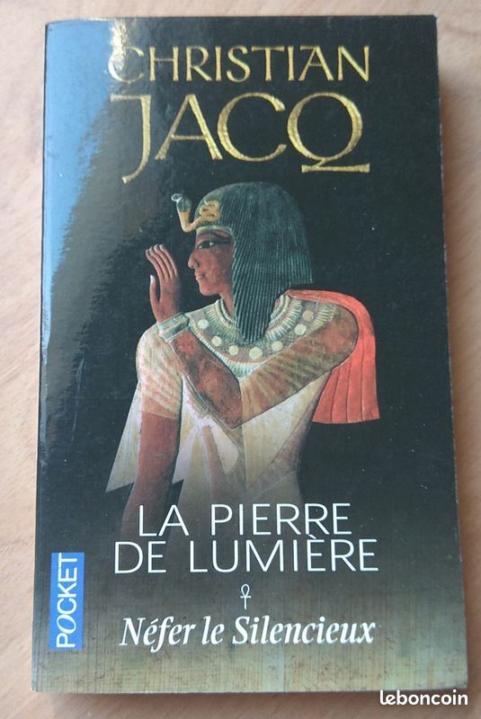 Livre - La pierre de lumière - Néfer le Silencieux (image 1)