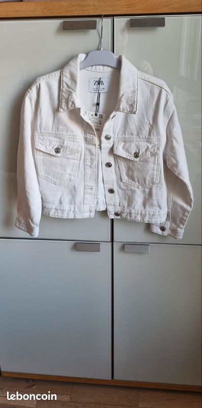 Chemise manches longues Zara de la taille 12 mois avec une étiquette