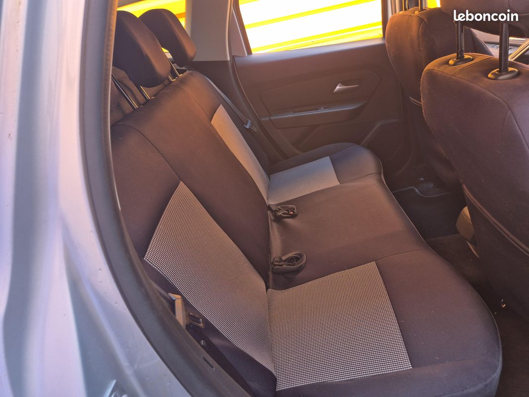 DACIA Duster Blue dCi 115 4x2 Prestige (image 22)