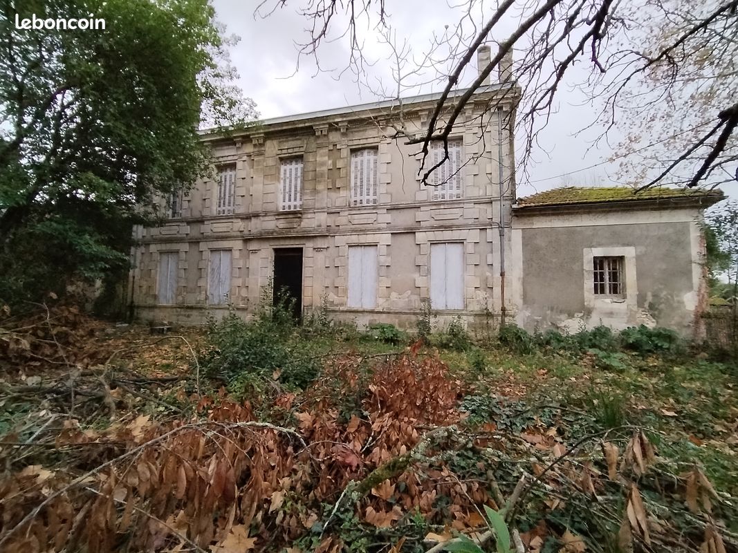 Maison 13 pièces 377 m² · à Moulis-en-Médoc · 377 m² · 250 000 €