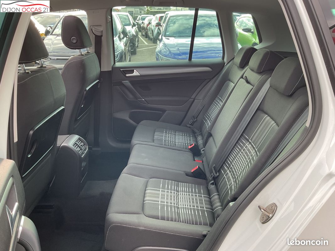 VOLKSWAGEN GOLF SPORTSVAN 1.4 TSI 125 BlueMotion Technology Série Spéciale Lounge DSG7 (image 16)