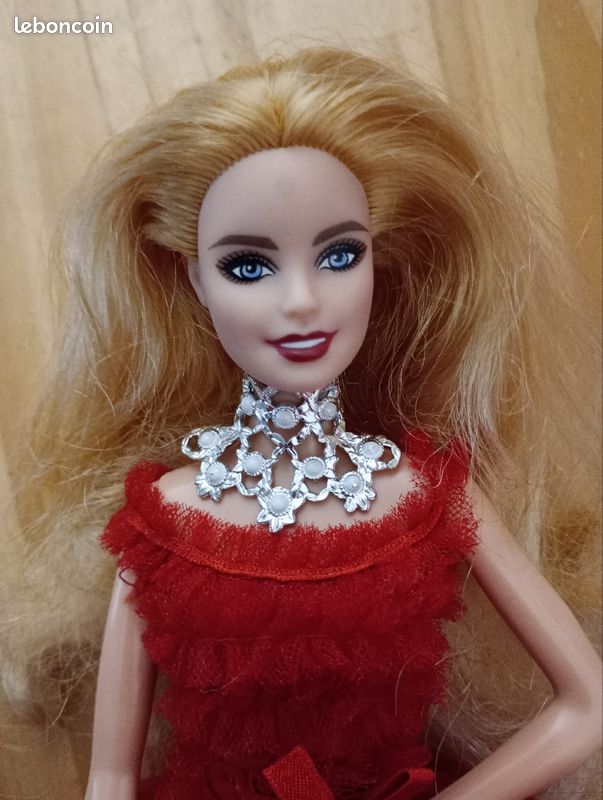 Holiday Barbie Doll Barbie Collector Barbie De Noel 2018 Brune