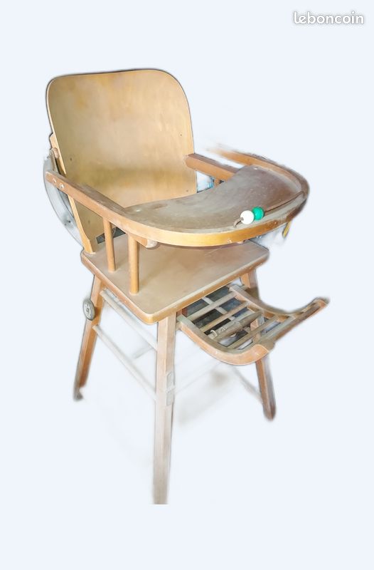 Chaise haute en bois (image 1)