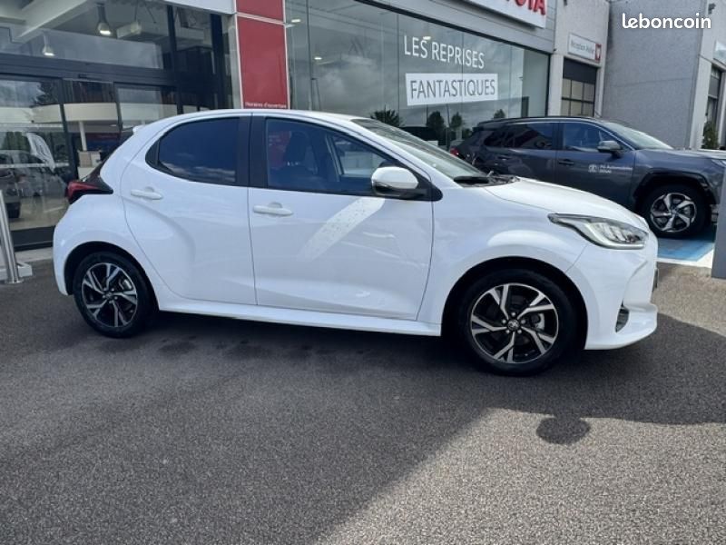 Toyota Yaris 116h Design 5p MC24 (image 8)