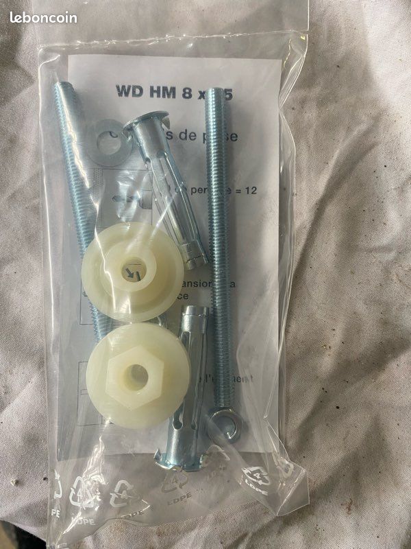 Fixation cloison creuse (image 2)