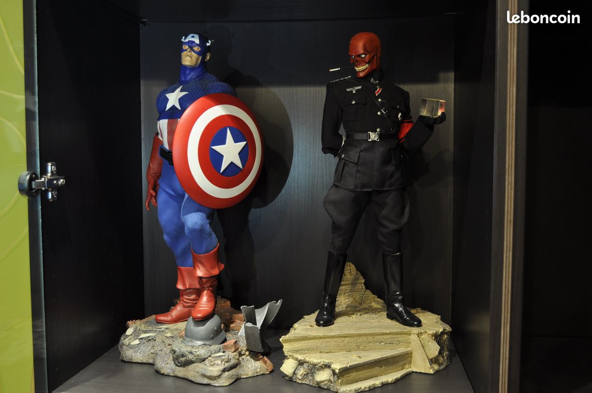 Red skull ex premium format sideshow (image 3)