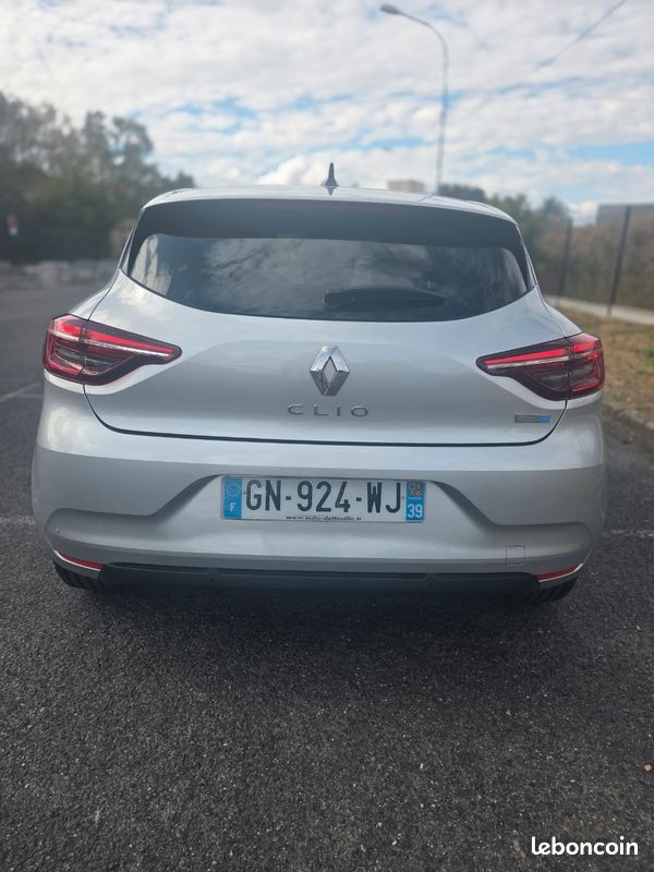 Renault Clio V E-Tech Full Hybrid 145cv Évolution/ 1 ere main/ Historique d'entretien complet Renault (image 7)