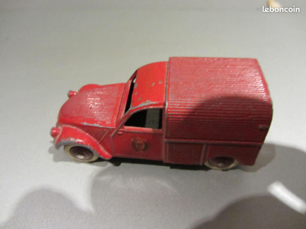 AU JOUET PARISIEN: Dinky Toys France Modèle n° 535 Citroën 2CV