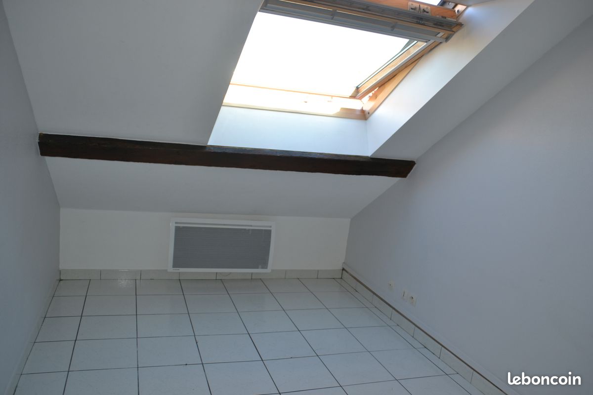 Appartement 1 pièce 14 m² · à Besançon · 14 m² · 300 €