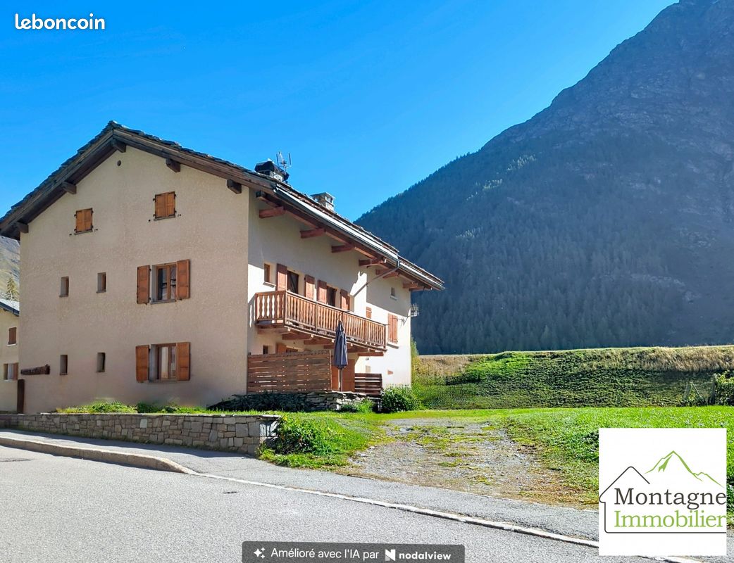 Maison 9 pièces 164 m² · à Bessans · 164 m² · 880 000 €