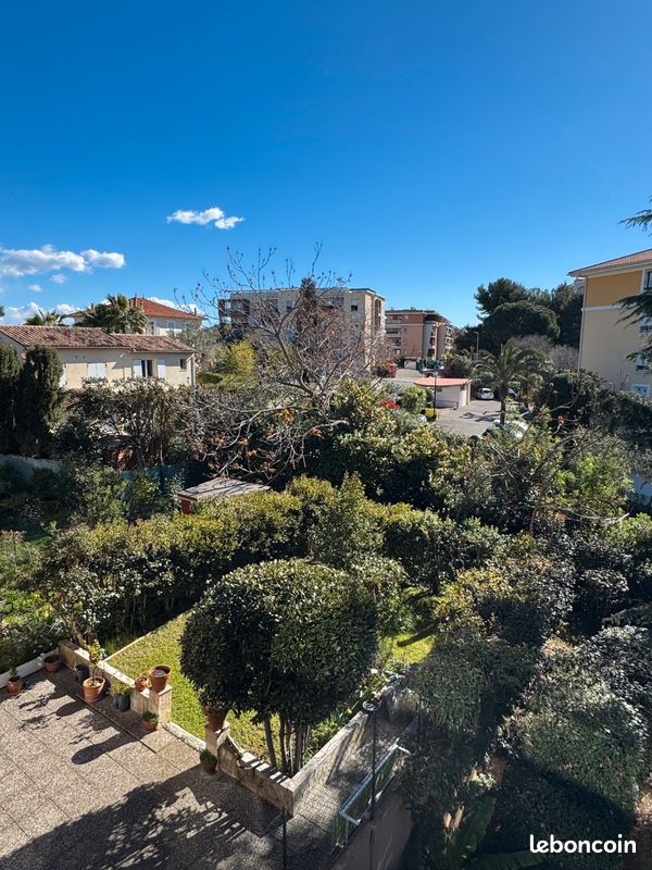 Parking 64 m² · à Antibes · 64 m² · 295 000 €