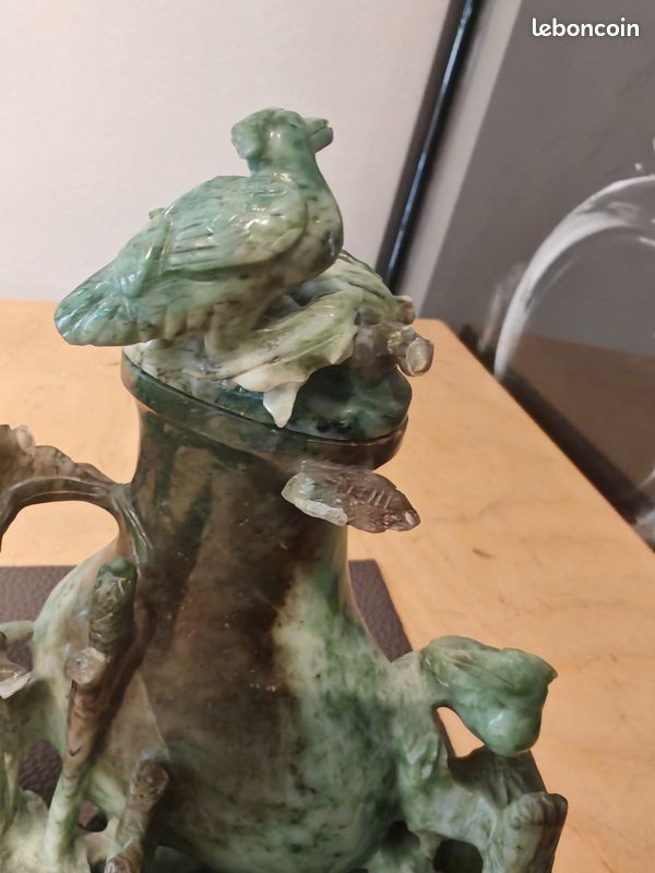 Vase en Jadeite chinois sculpté à la main ancien 19ème état satisfaisant (image 8)