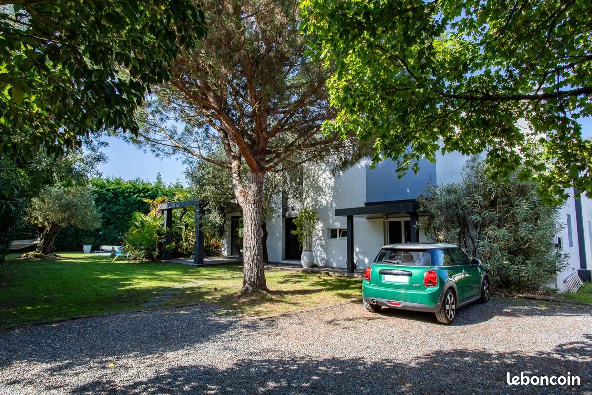 Maison 6 pièces 240 m² · à Léognan · 240 m² · 749 000 €