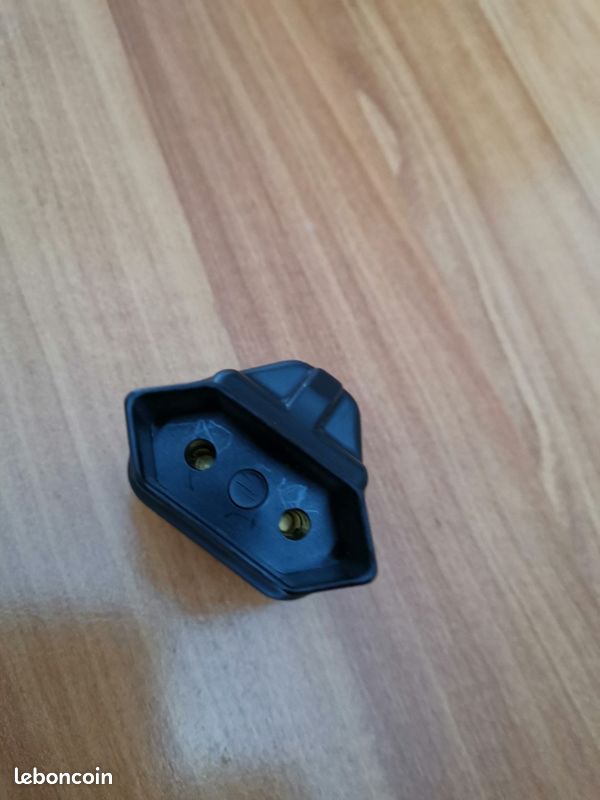 Adaptateur de voyage eu - uk fiche electrique (image 3)