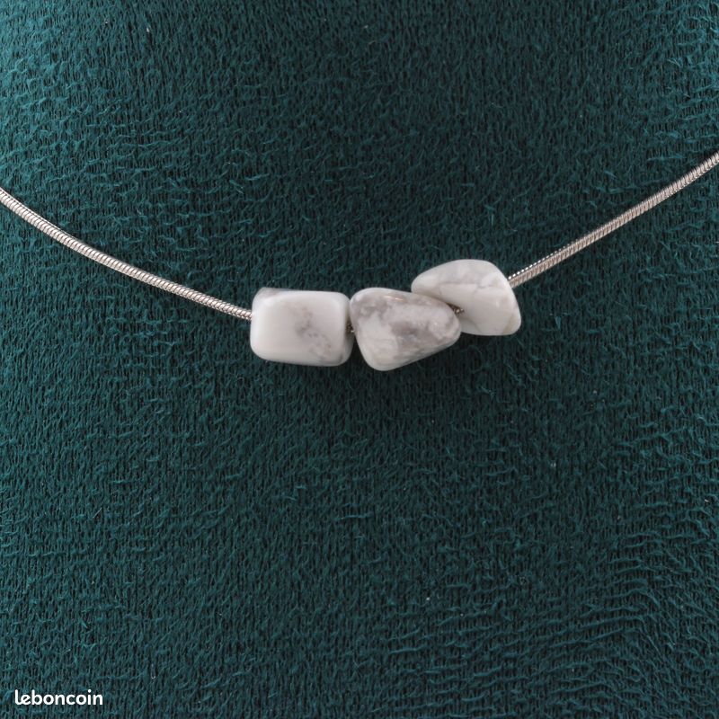 Collier 3 perles Howlite des USA chaine en acier inoxydable (image 1)