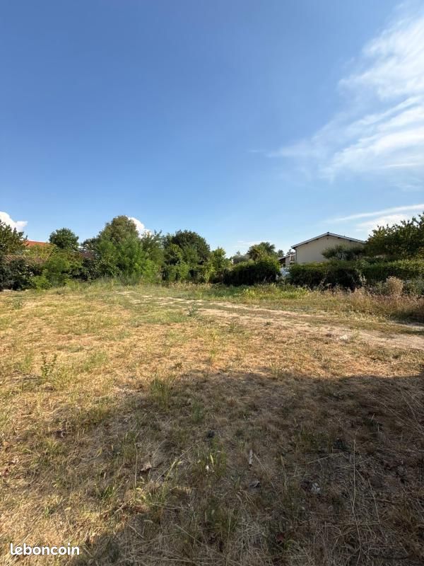 Terrain 433 m² Chatuzange Le Goubet · à Chatuzange-le-Goubet · 140 000 €