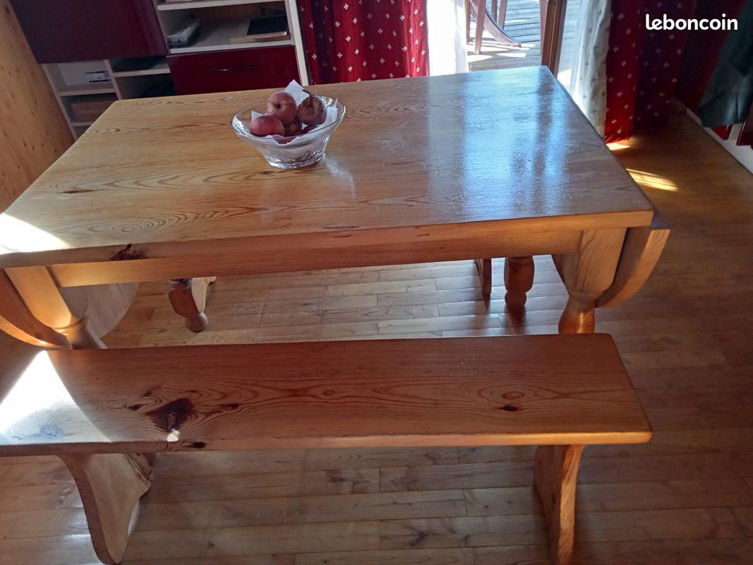 Table et bancs (image 1)