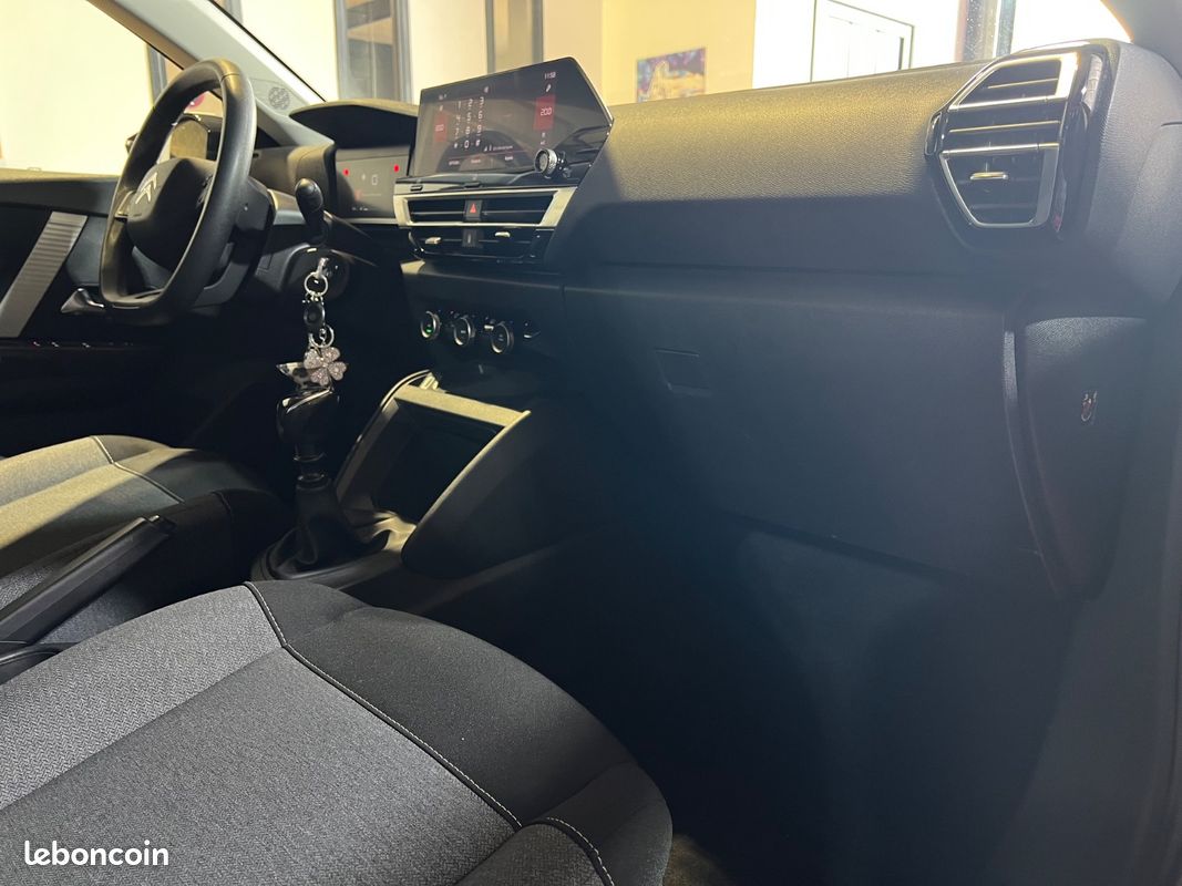 CITROEN C4 C4 BlueHDi 110 SS BVM6 Feel Pack (image 32)