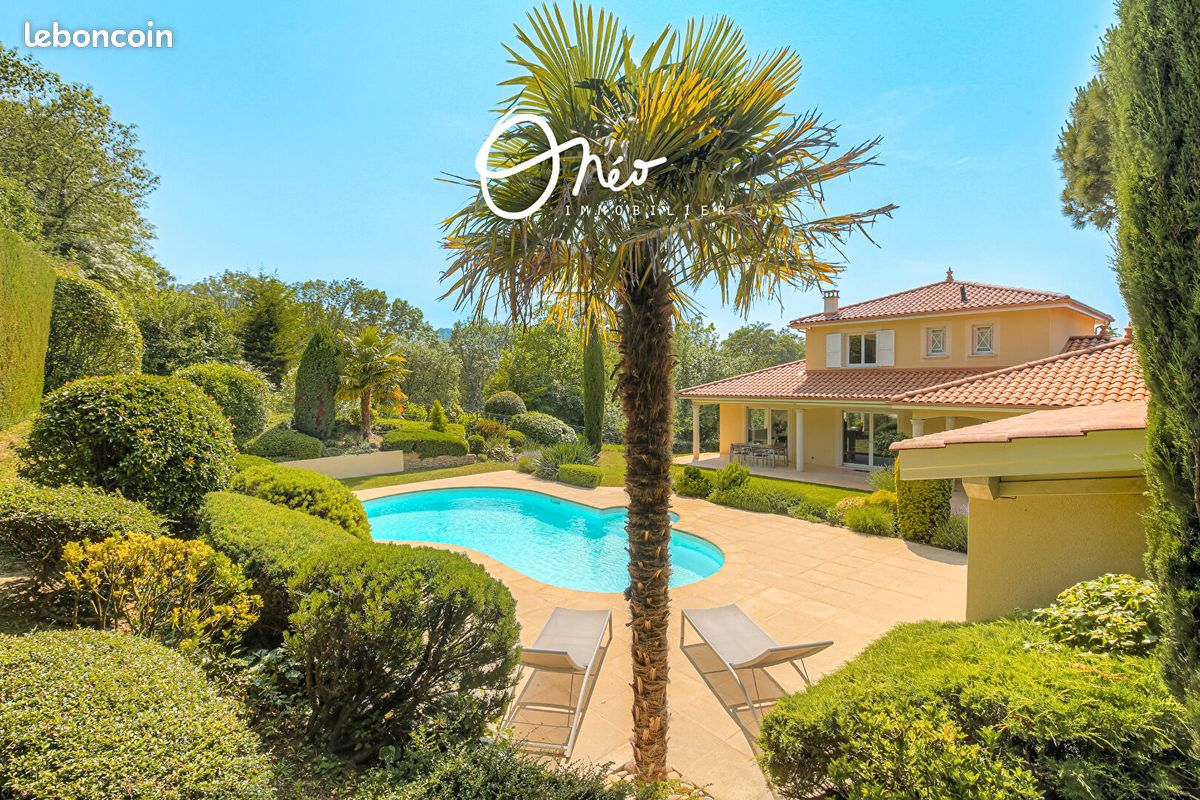Maison 6 pièces 185 m² · à Saint-Pierre-de-Chandieu · 185 m² · 895 000 €