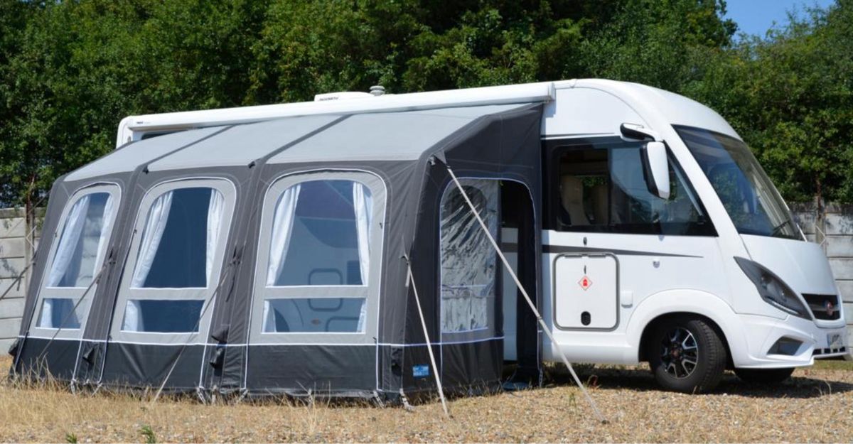 Grand auvent gonflable pour camping car - Équipement caravaning