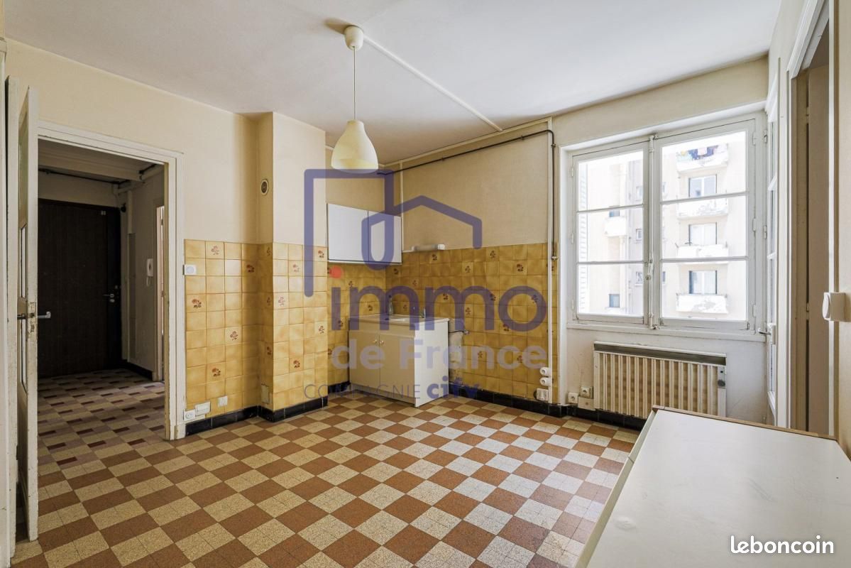 Appartement 4 pièces 85 m² · à Grenoble · 85 m² · 180 000 €