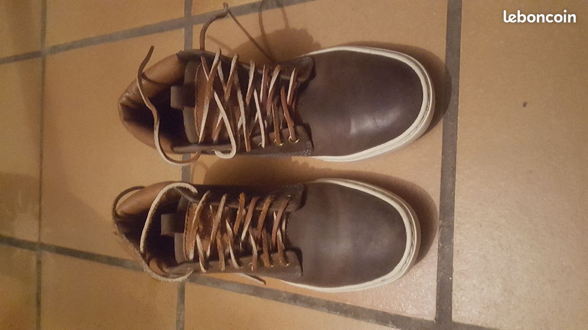 Chaussures TIMBERLAND taille 39 (image 1)