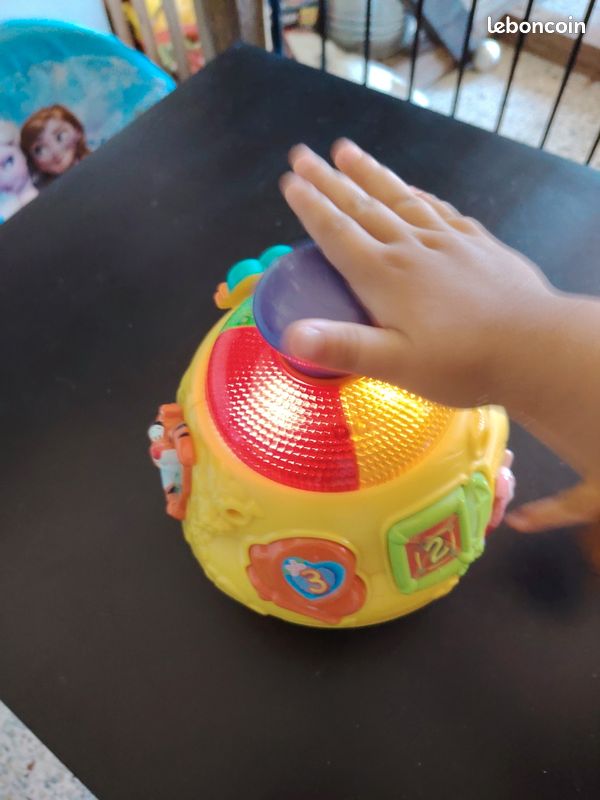 Toupie d'éveil Winnie l'ourson Jeux Jouets