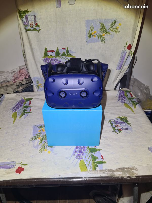 Casque VR HTC Vive Pro avec kit de coussin confort VRCover (image 10)