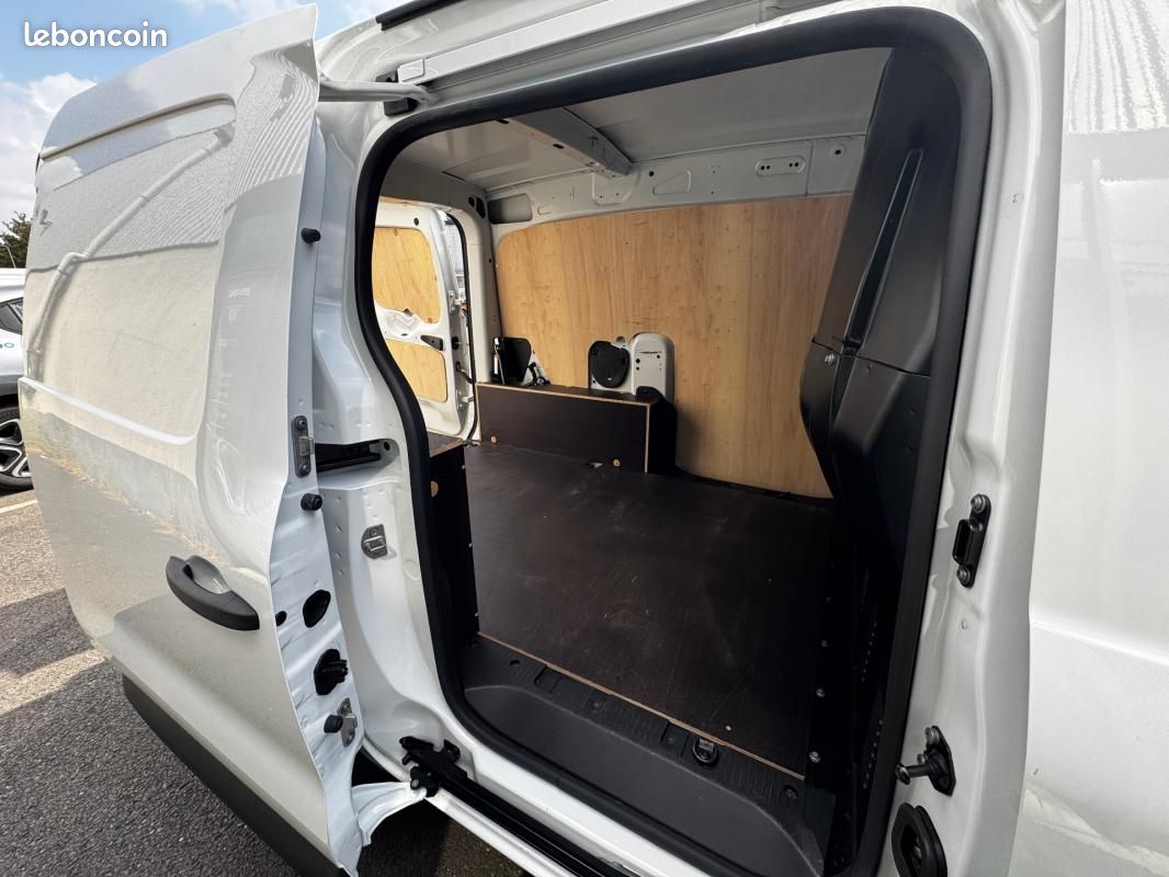 Renault Express Van TCE 100 - 22 CONFORT + PACK EASY LINK + CAMERA (image 9)