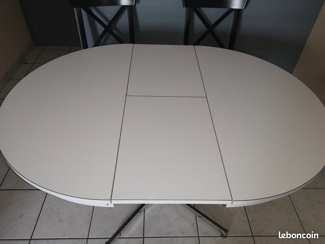 Table ronde et 4 chaises (image 5)