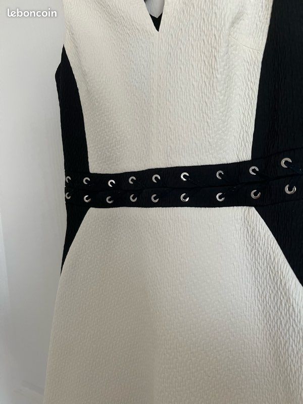 Robe Karen Millen Brodée Oriental - Taille 10, Blanche, Satin, Neuve Étiquetée