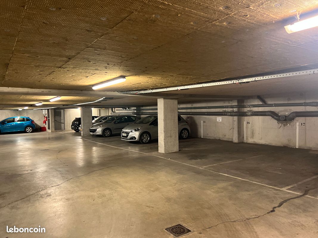 Parking 13 m² · à Aix-en-Provence · 13 m² · 28 000 €