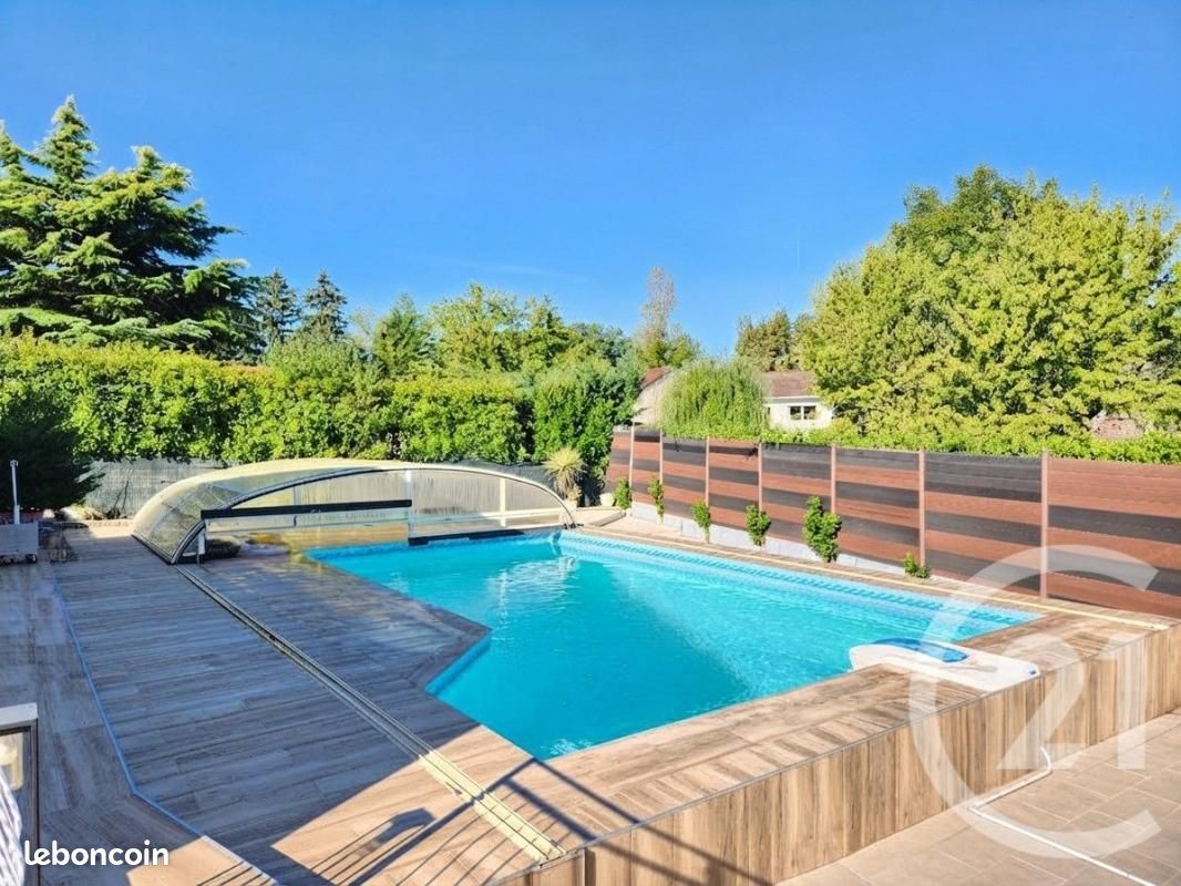 Maison 6 pièces 130 m² · à Saint-Laurent-de-Mure · 130 m² · 465 000 €