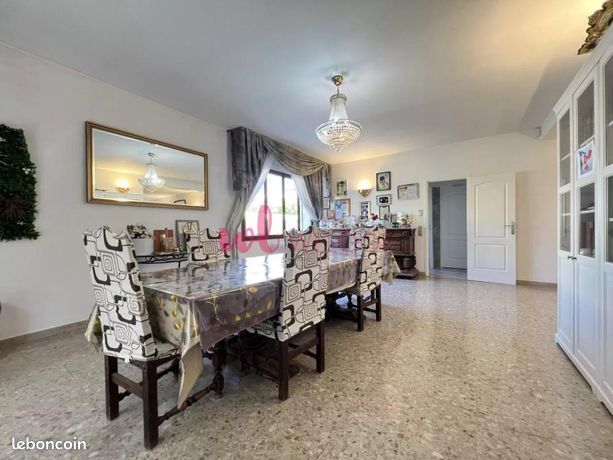 Villa 7 pièces 233 m² — 8