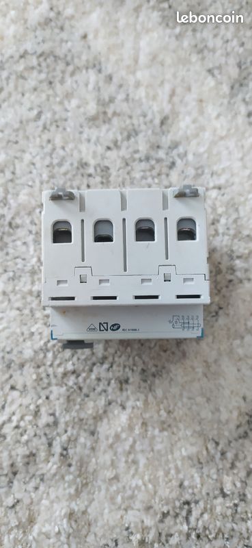 Interupteur 40a diff 300ma (image 2)