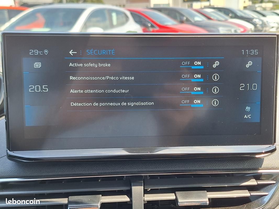 Peugeot 5008 BlueHDi 130ch S&S EAT8 Allure Pack (image 16)