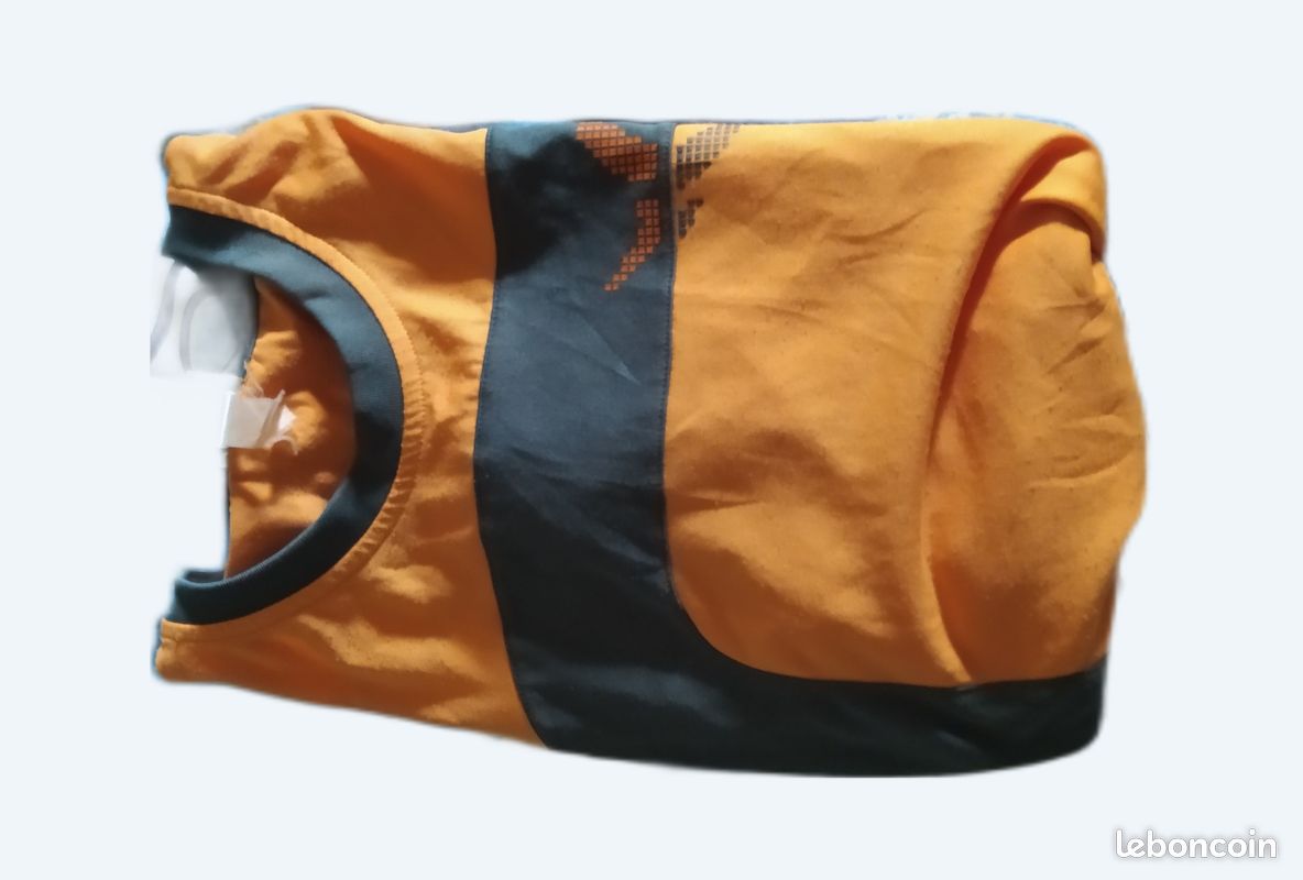 The short (image 1)