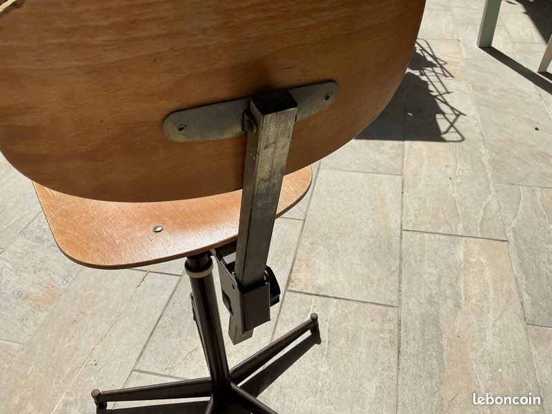 Ancienne chaise d atelier (image 4)
