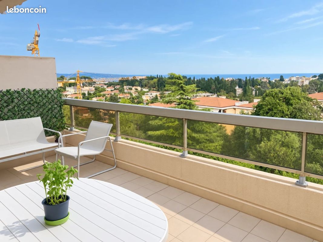 Appartement 2 pièces 51 m² · à Antibes · 51 m² · 1 016 €/mois