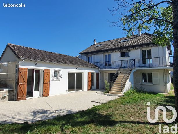 Maison 8 pièces 240 m²
