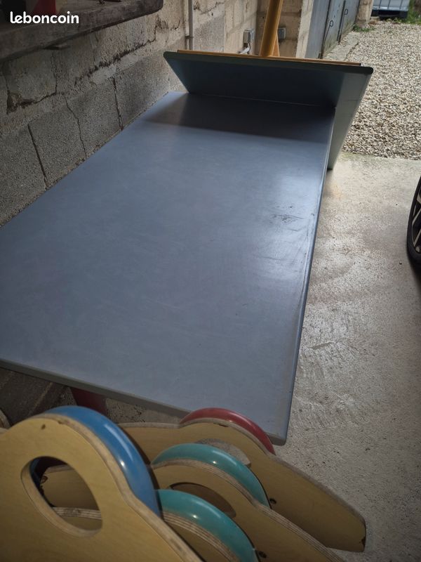 Tables et chaises (image 1)