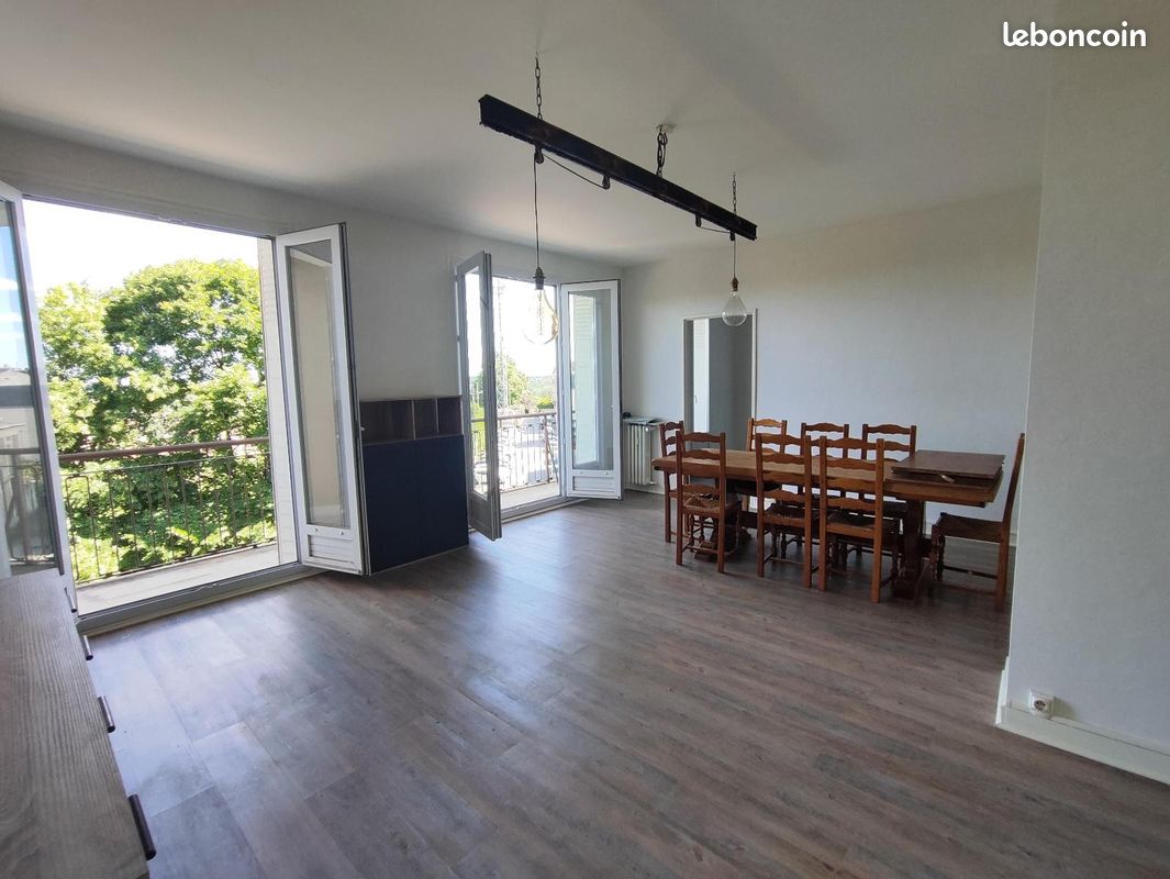 Appartement 4 pièces 98 m² · à Poitiers · 98 m² · 950 €
