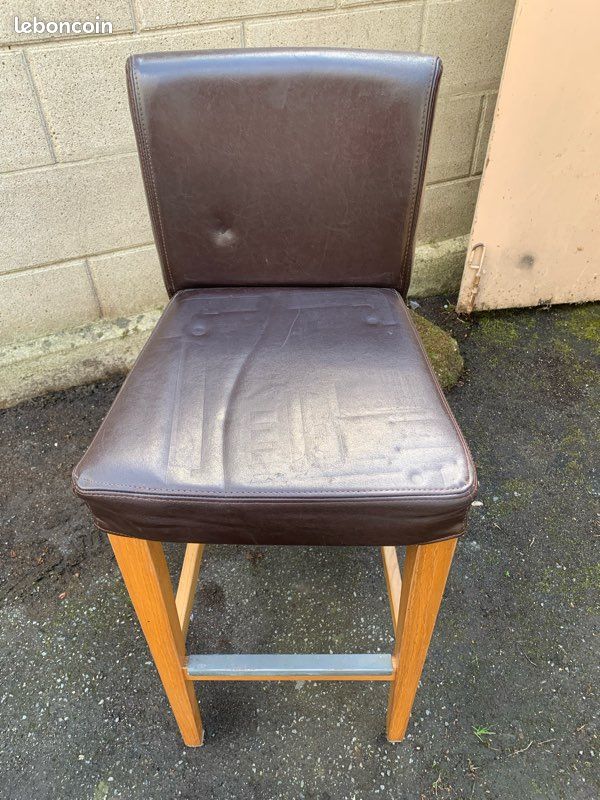 Table haute plus fauteuils (image 5)