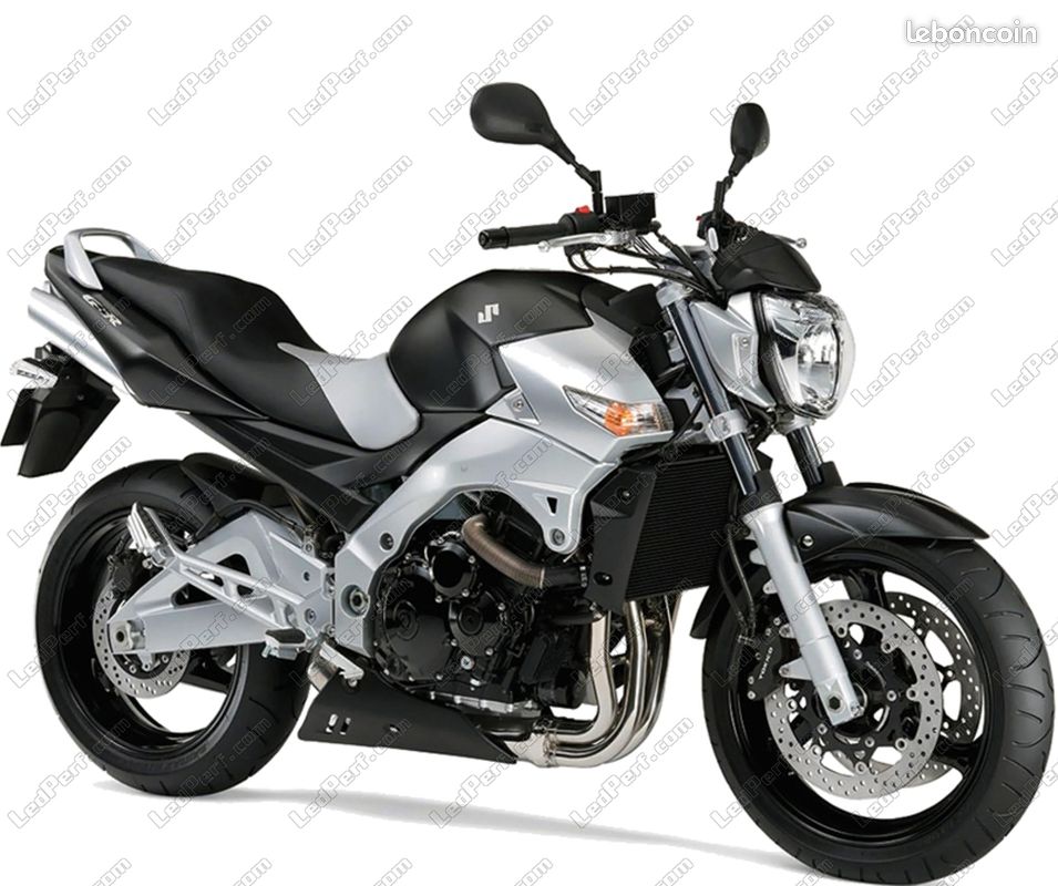Diverses pieces 600 gsr (image 1)