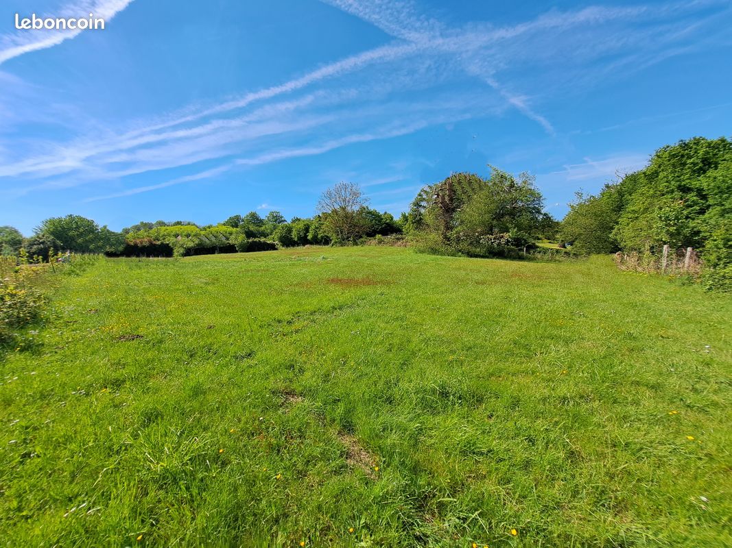 Terrain 1900 m² · à Champagné · 147 000 €