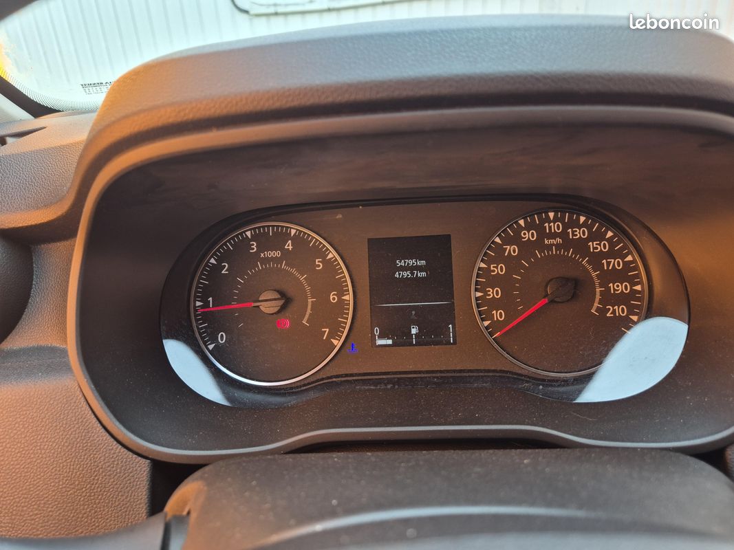 DACIA Duster Blue dCi 115 4x2 Prestige (image 16)