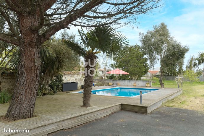 Maison 7 pièces 230 m²